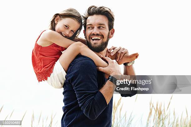 portrait of father and daughter - happy family imagens e fotografias de stock