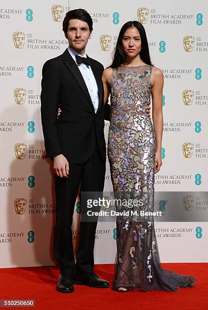 Immuniteit spuiten Stam Colin Morgan and Sonoya Mizuno pose in the winners room at the EE... News  Photo - Getty Images
