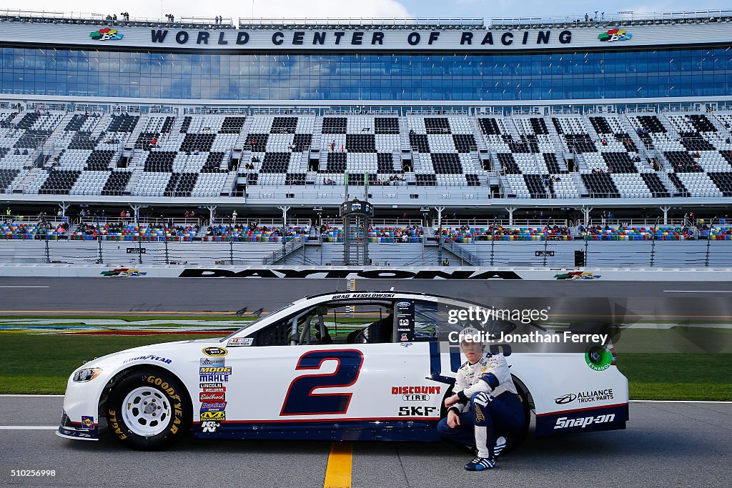 NASCAR Sprint Cup Series Daytona 500 - Qualifying