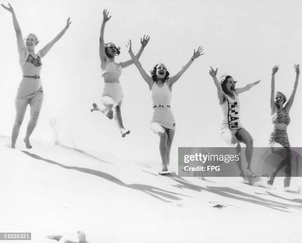 Beach Rohmp 5,922 1930s Beach Stock Photos, High-Res Pictures, and Images - Getty ...