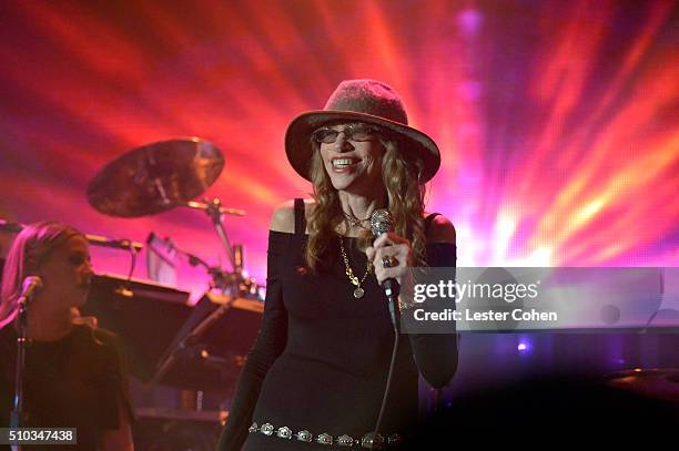 Recording artist Carly Simon performs onstage during the 2016 Pre-GRAMMY Gala and Salute to Industry Icons honoring Irving Azoff at The Beverly...