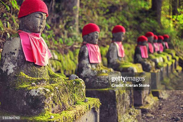 kanmangafuchi's stone jizo statues - prefettura di tochigi foto e immagini stock