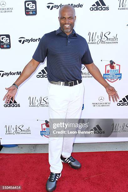 Comedian Chris Spencer arrives at the inaugural Stephen Bishop celebrity golf invitational benefiting R.A.K.E. At Calabasas Country Club on February...