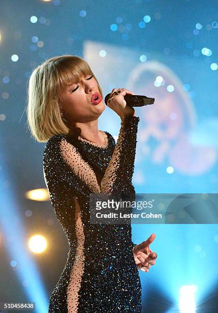 Recording artist Taylor Swift performs onstage during The 58th GRAMMY Awards at Staples Center on February 15, 2016 in Los Angeles, California.