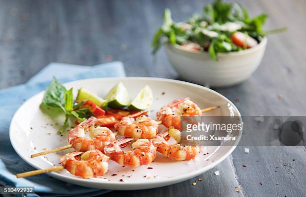 grilled shrimps - bbq shrimp stock pictures, royalty-free photos & images