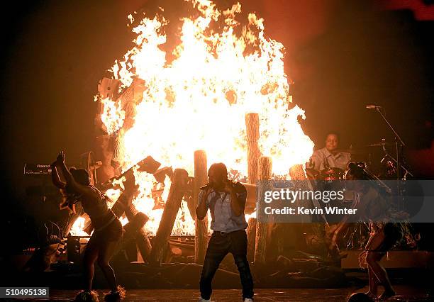 Recording artist Kendrick Lamar performs onstage during The 58th GRAMMY Awards at Staples Center on February 15, 2016 in Los Angeles, California.