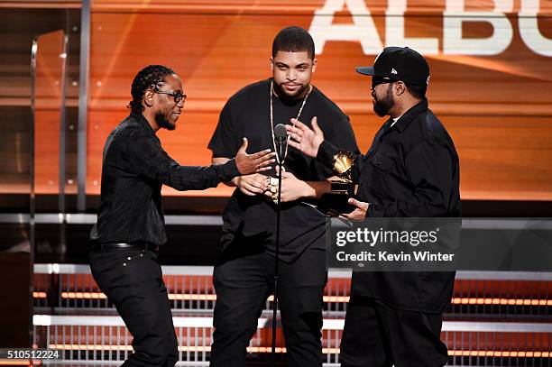 Ice Cube Rapper Present 132 Ice Cube Present Stock Photos, High-Res Pictures, and Images ...
