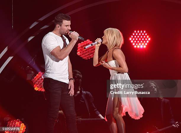 Singers Sam Hunt and Carrie Underwood perform onstage during The 58th GRAMMY Awards at Staples Center on February 15, 2016 in Los Angeles, California.