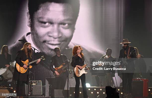 Musicians Chris Stapleton, Bonnie Raitt and Gary Clark Jr. Perform a tribute to the late B.B. King onstage during The 58th GRAMMY Awards at Staples...