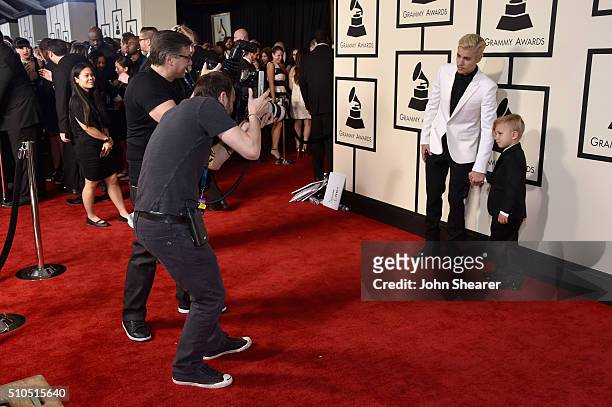 Recording artist Justin Bieber and Jaxon Bieber attend The 58th GRAMMY Awards at Staples Center on February 15, 2016 in Los Angeles, California.