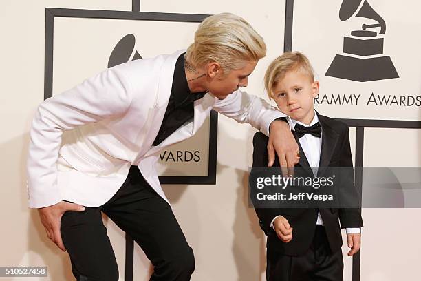 Singer Justin Bieber and Jaxon Bieber attend The 58th GRAMMY Awards at Staples Center on February 15, 2016 in Los Angeles, California.