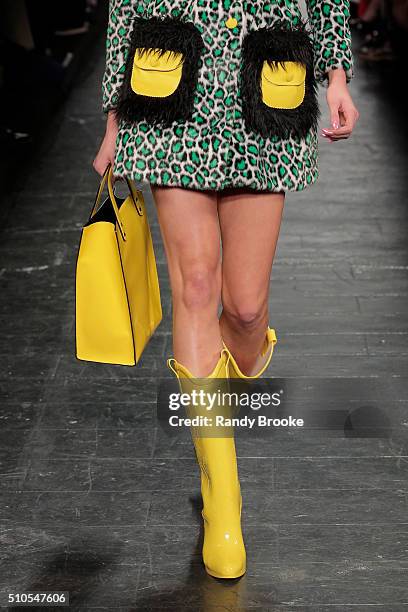 Model Karlie Kloss walks the runway wearing Jeremy Scott Fall 2016 during the Jeremy Scott fashion show at The Arc, Skylight at Moynihan Station on...