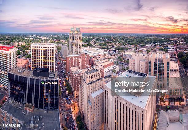 raleigh, north carolina skyline - raleigh stockfoto's en -beelden