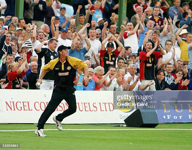 Ian Butler Ian Butler Cricket Photos and Premium High Res Pictures - Getty Images