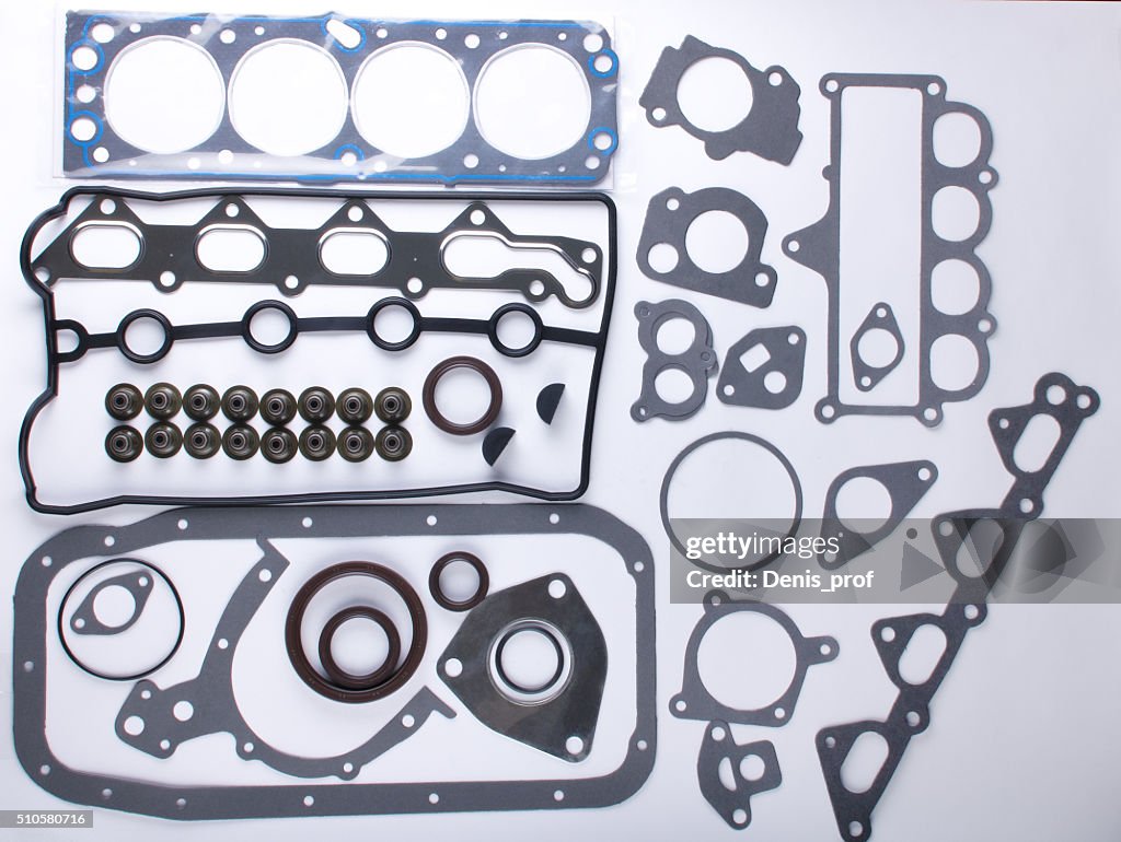 Set of gaskets for the engine