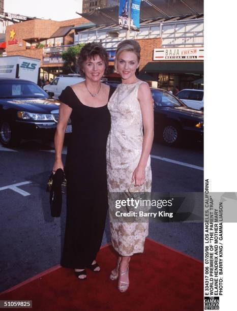 Los Angeles, California World Premiere Of "The Parent Trap" Elaine Hendrix And Mother Mary