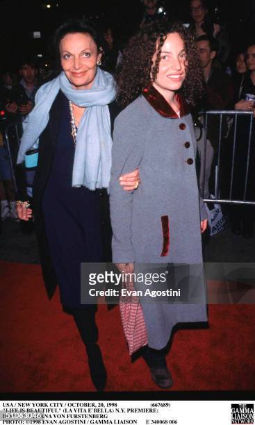 Usa / New York City / October 1998 "Life Is Beautiful" N.Y. Premiere: Diane & Tatiana Von Furstenberg