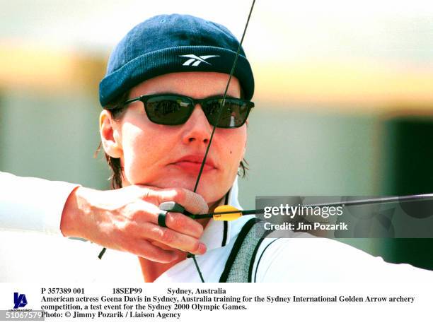 18Sep99 Sydney, Australia American Actress Geena Davis In Sydney, Australia Training For The Sydney International Golden Arrow Archery Competition, A...