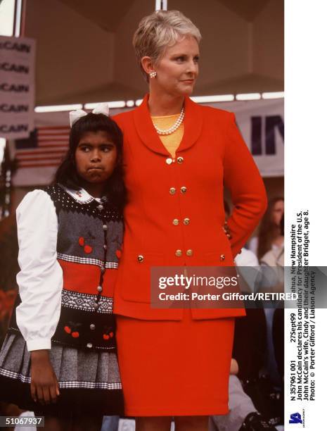 27Sept99 Nahua, New Hampshire John Mccain Declares His Candidacy For President Of The U.S. John Mccain's Wife, Cindy And Their Daughter Bridget, Age...
