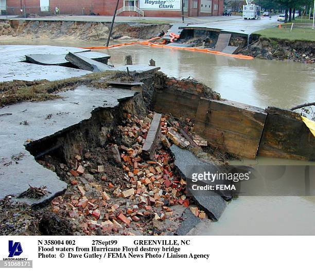 27Sept99 Greenville, Nc Flood Waters From Hurricane Floyd Destroy Bridge