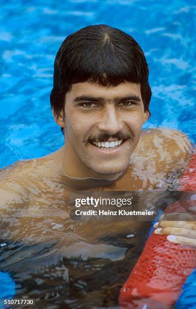 Closeup portrait of USA Mark Spitz in pool during photo shoot. Cover. Chicago, IL 8/12/1972 CREDIT: Heinz Kluetmeier