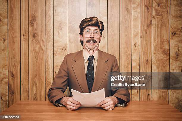 news anchor man retro - journalist desk stock pictures, royalty-free photos & images