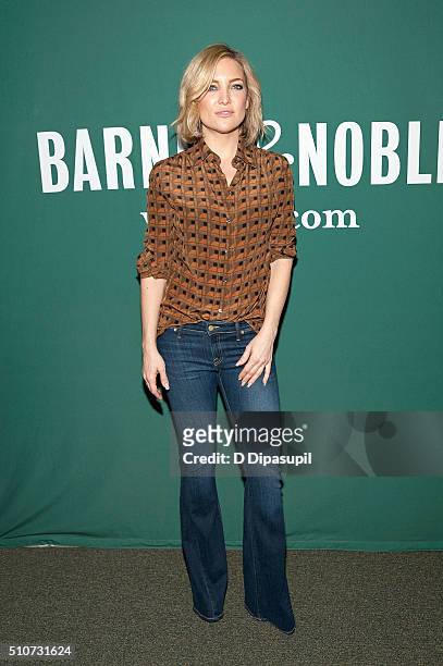 Kate Hudson promotes her book "Pretty Happy: Healthy Ways to Love Your Body" at Barnes & Noble Union Square on February 16, 2016 in New York City.