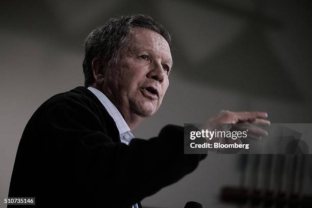 John Kasich, governor of Ohio and 2016 Republican presidential candidate, speaks during a town hall event at Murray's Neighborhood Bar and Grill in...