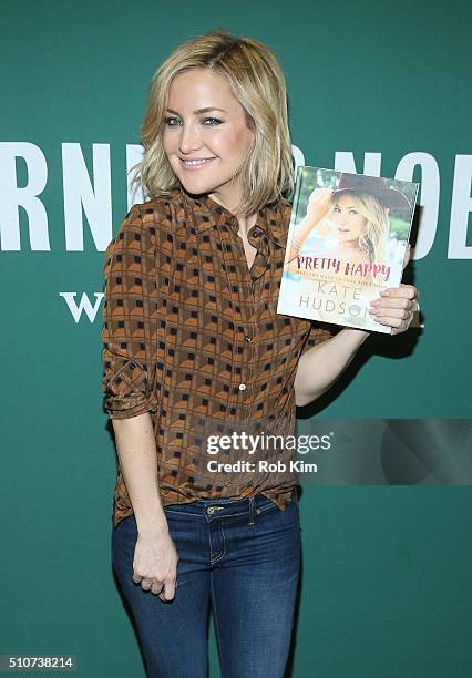 Kate Hudson promotes her new book, "Pretty Happy: Healthy Ways to Love Your Body" at Barnes & Noble Union Square on February 16, 2016 in New York...