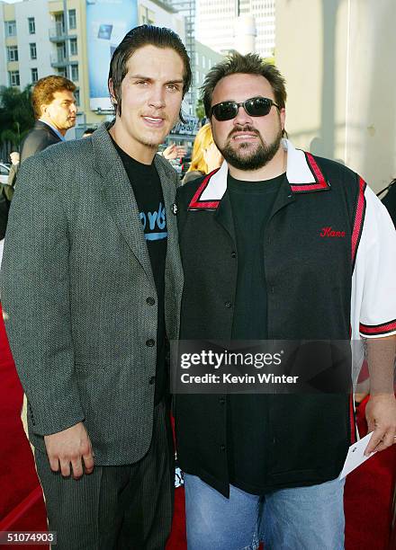 Actors Jason Mewes and Kevin Smith arrives at the premiere of Universal's "The Bourne Supremacy" at the Arclight Cinemas on July 15, 2004 in Los...