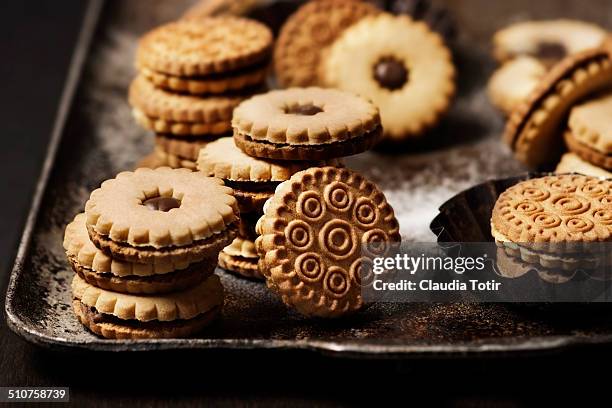 sandwich cookies - oreo stock pictures, royalty-free photos & images