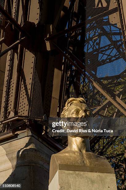 gustave eiffel sculpture - gustave eiffel stock pictures, royalty-free photos & images