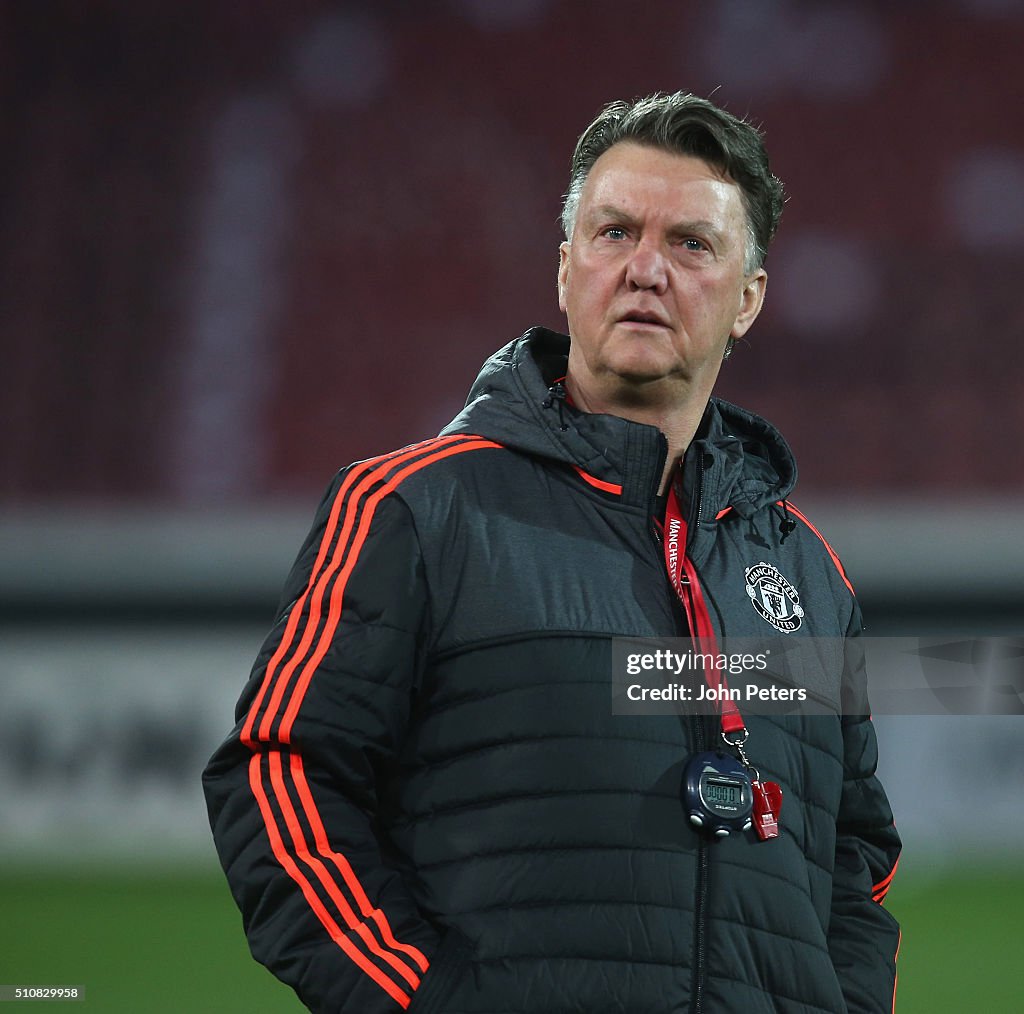 Manchester United Training Session & Press Conference