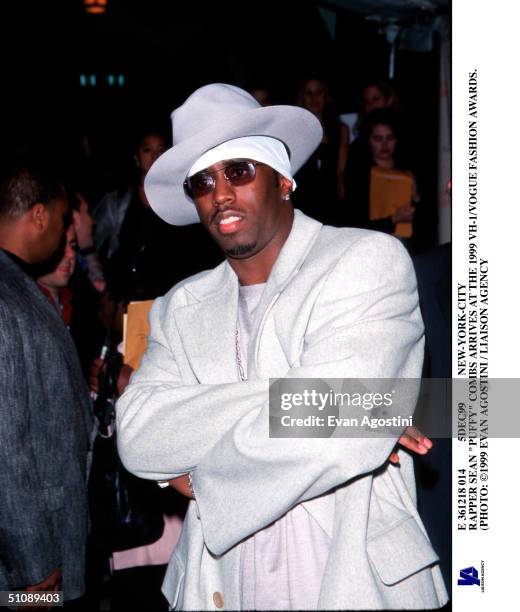 5Dec99 New-York-City Rapper Sean "Puffy" Combs Arrives At The 1999 Vh-1/Vogue Fashion Awards. (