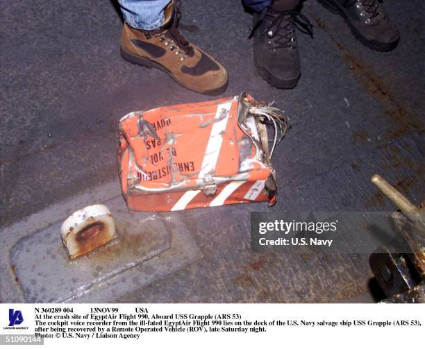 Flight 990 93点のエジプト航空990便墜落事故の写真と高解像度写真 - Getty Images