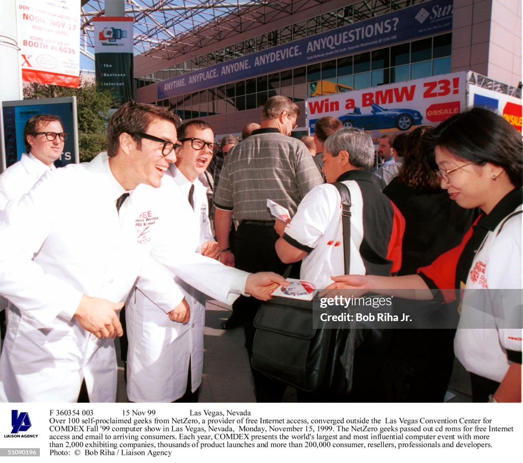 Las Vegas Nevada Over 100 Self Proclaimed Geeks From Netzero A Provider Of