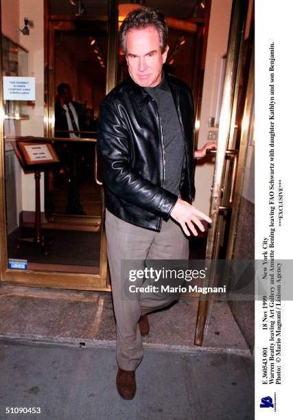 Nov 1999 New York City Warren Beatty Leaving Art Gallery And Annette Bening Leaving Fao Schwartz With Daughter Kathlyn And Son Benjamin.