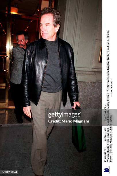 Nov 1999 New York City Warren Beatty Leaving Art Gallery And Annette Bening Leaving Fao Schwartz With Daughter Kathlyn And Son Benjamin.