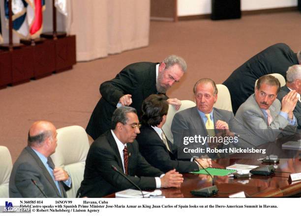 16Nov99 Havana, Cuba Fidel Castro Speaks With Spanish Prime Minister Jose-Maria Aznar As King Juan Carlos Of Spain Looks On At The Ibero-American...