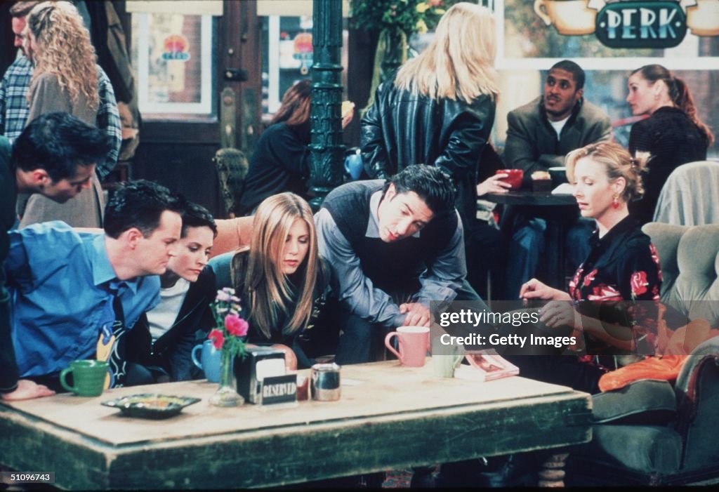 Matt Le Blanc Matthew Perry Courteney Cox Jennifer Aniston David Schwimmer And Lisa Kudrow