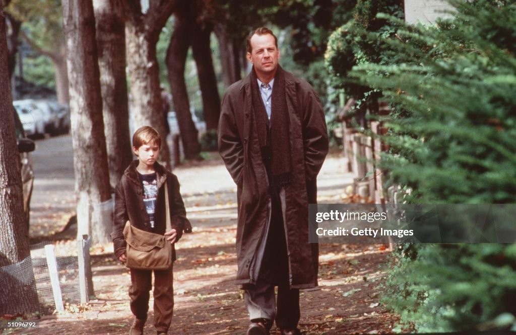 Haley Joel Osment And Bruce Willis Star In The Sixth Sense
