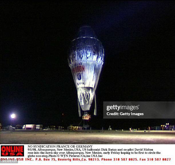 No Syndication France Or Germany 9/1/98, Albuquerque, New Mexico,Usa, Us Balloonist Dick Rutan And Co-Pilot David Melton Rose Into The Dawn Sky Over...