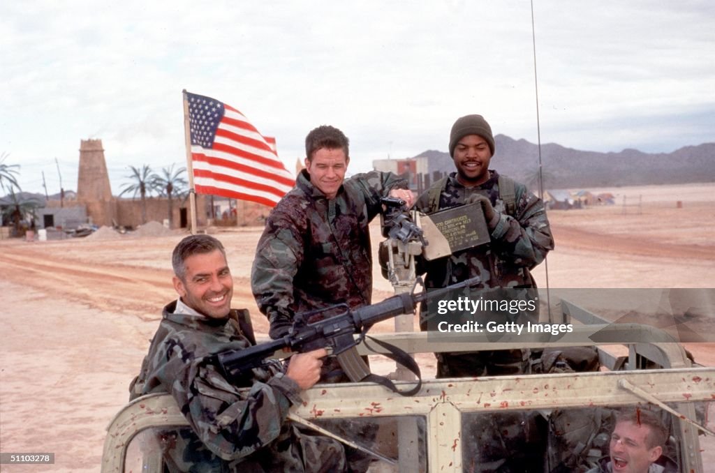 George Clooney Mark Wahlberg And Ice Cube Star In Three Kings '99 Wb And Village Roadshow Film L