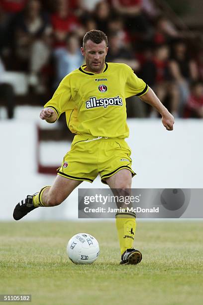 Graham Stuart of Charlton Athletic in action during the Pre-Season Friendly match between Welling United and Charlton Athletic held on July 16, 2004...