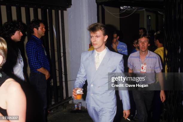 David Bowie backstage at the Live Aid charity concert, Wembley Stadium, London, 13th July 1985.