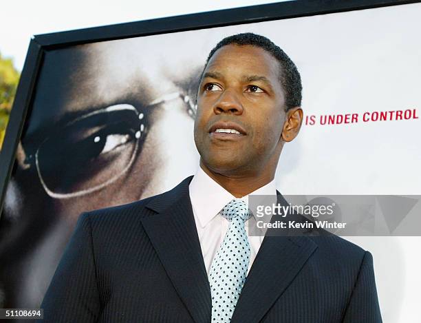 Actor Denzel Washington arrives at the premiere of Paramounts' "The Manchurian Candidate" on July 22, 2004 at the Samual Goldwyn Theater, in Beverly...