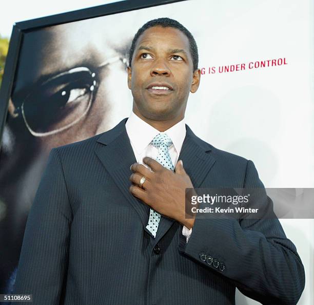 Actor Denzel Washington arrives at the premiere of Paramounts' "The Manchurian Candidate" on July 22, 2004 at the Samual Goldwyn Theater, in Beverly...