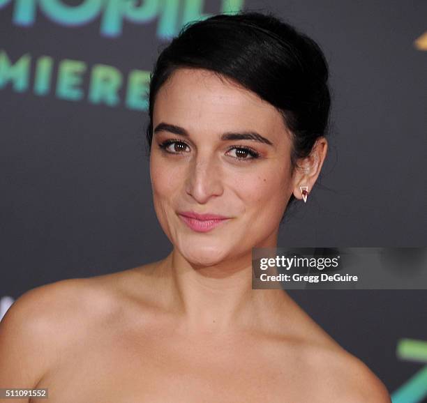 Actress Jenny Slate arrives at the premiere of Walt Disney Animation Studios' "Zootopia" at the El Capitan Theatre on February 17, 2016 in Hollywood,...