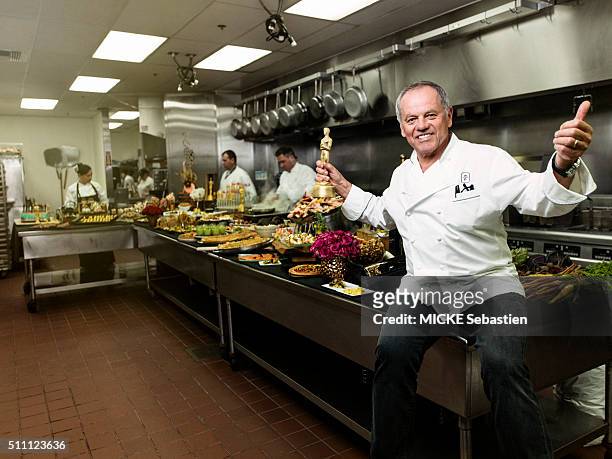 Rendez vous with the chef Wolfgang Puck in his restaurant the Spago in Beverly Hills in the kitchen where he prepares the meal of the ball of the...