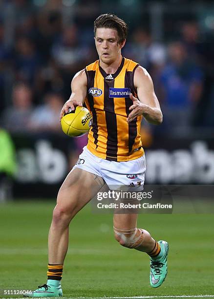 Taylor Duryea of the Hawks controls the ball during the 2016 AFL NAB Challenge match between the Hawthorn Hawks and the Carlton Blues at Aurora...